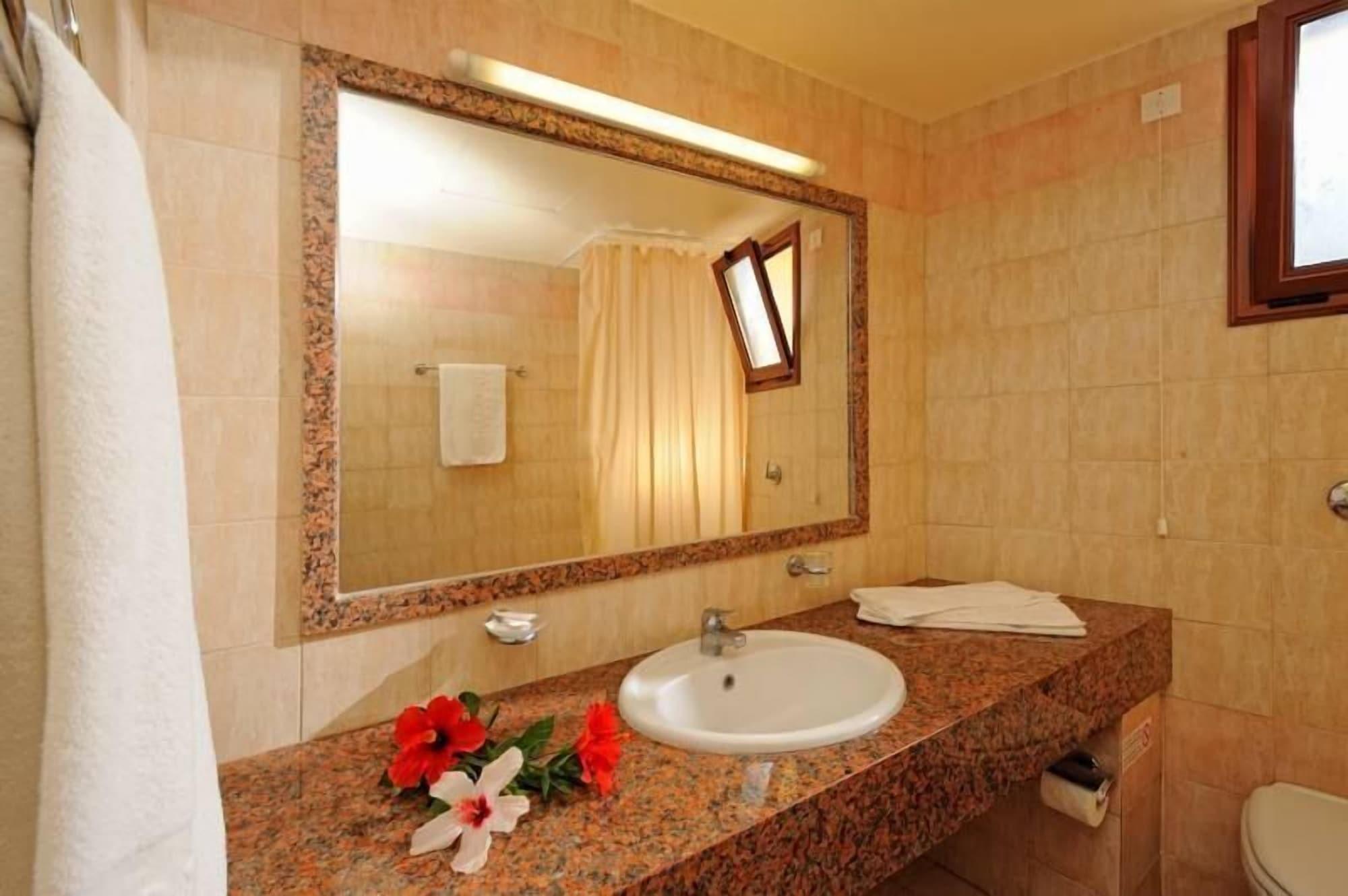 Aparthotel Maria Lambis Stalida Esterno foto